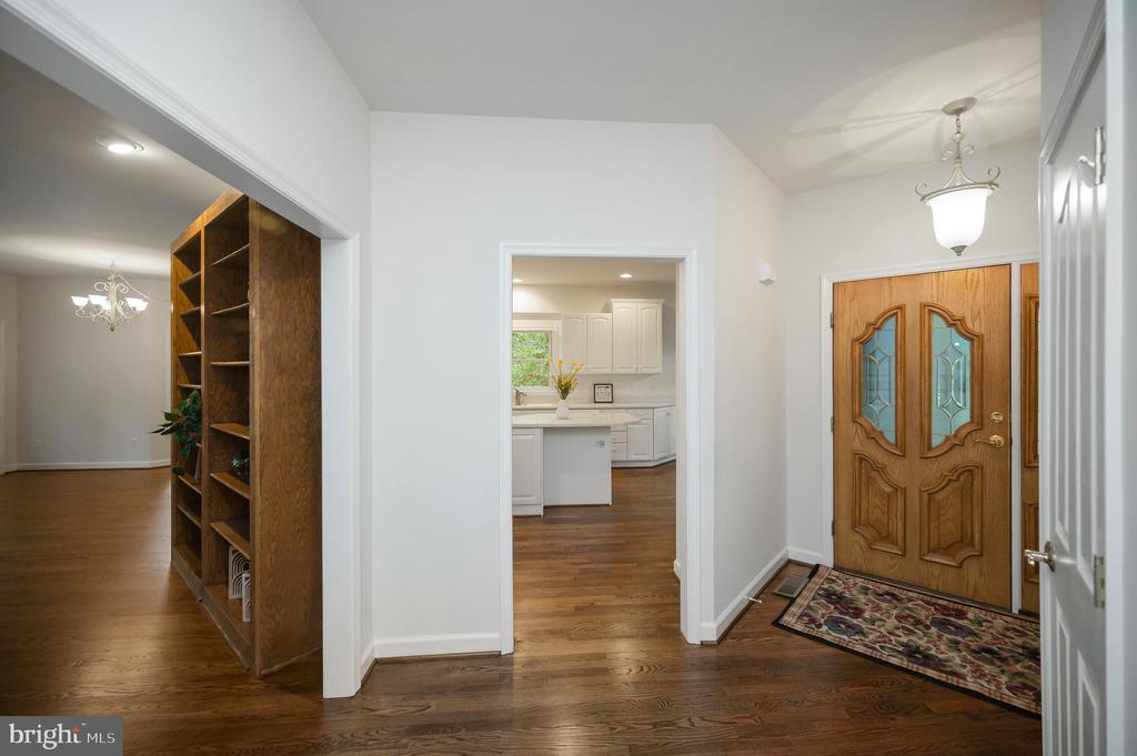 102 MARBLE COURT