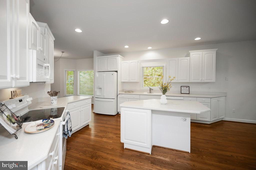 102 MARBLE COURT