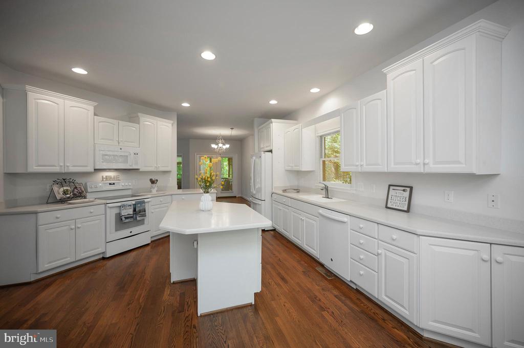 102 MARBLE COURT