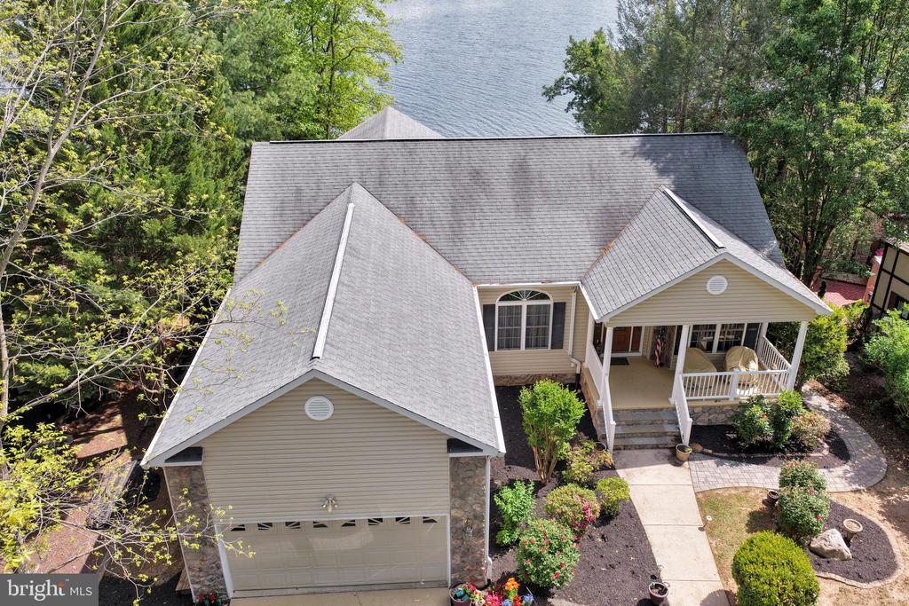 626 CORNWALLIS AVENUE