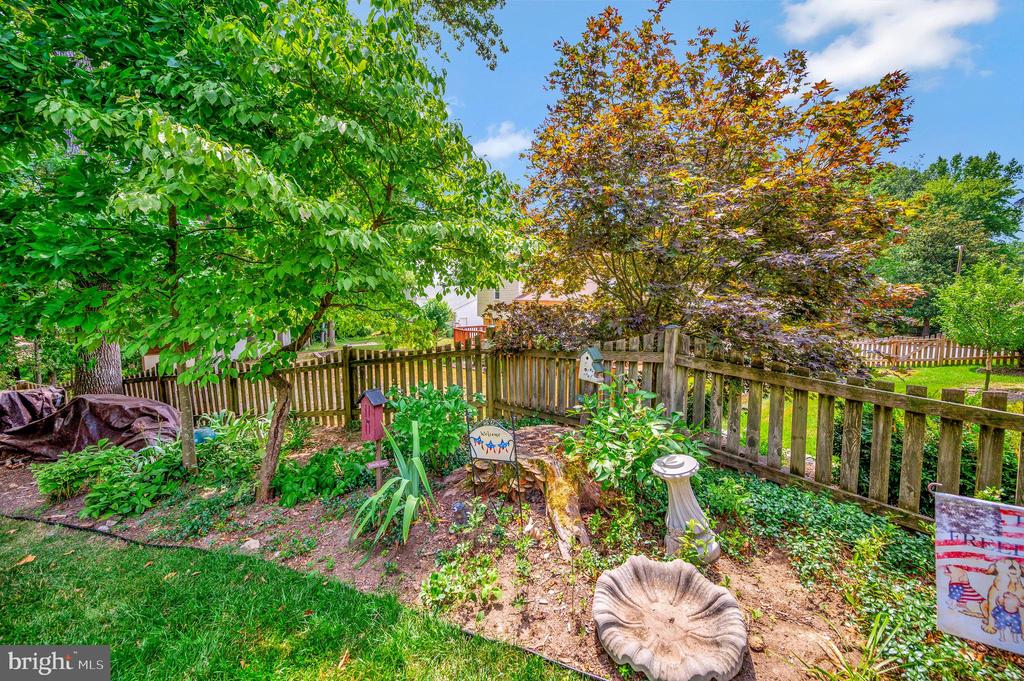 12217 OAKWOOD DRIVE