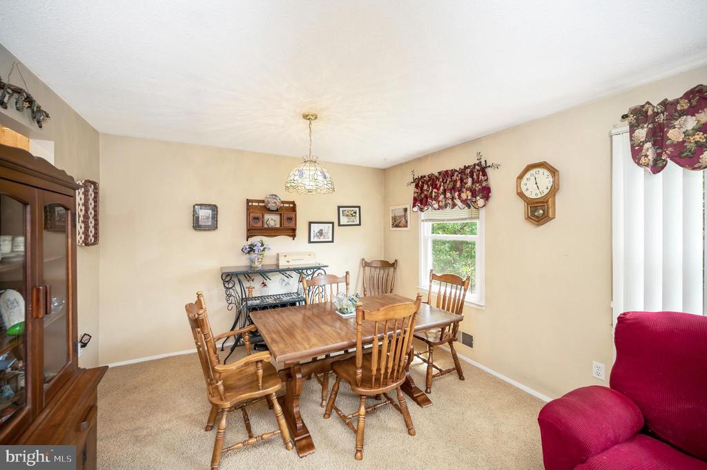 12217 OAKWOOD DRIVE