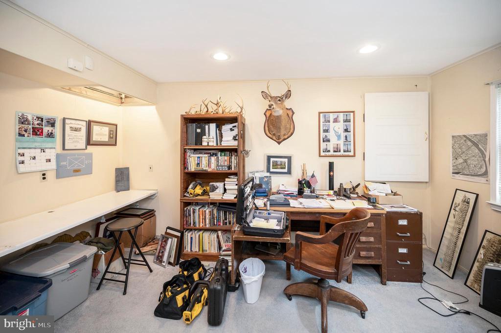 12217 OAKWOOD DRIVE