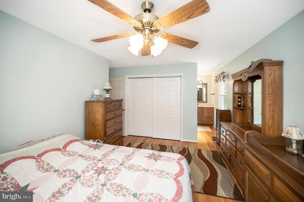 12217 OAKWOOD DRIVE
