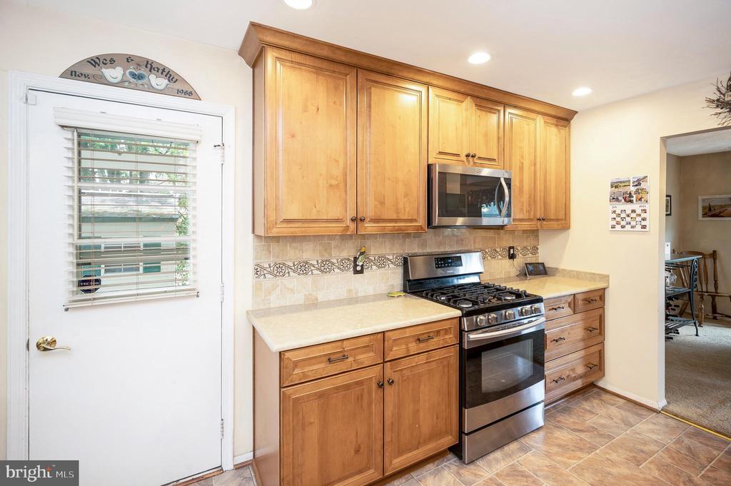 12217 OAKWOOD DRIVE