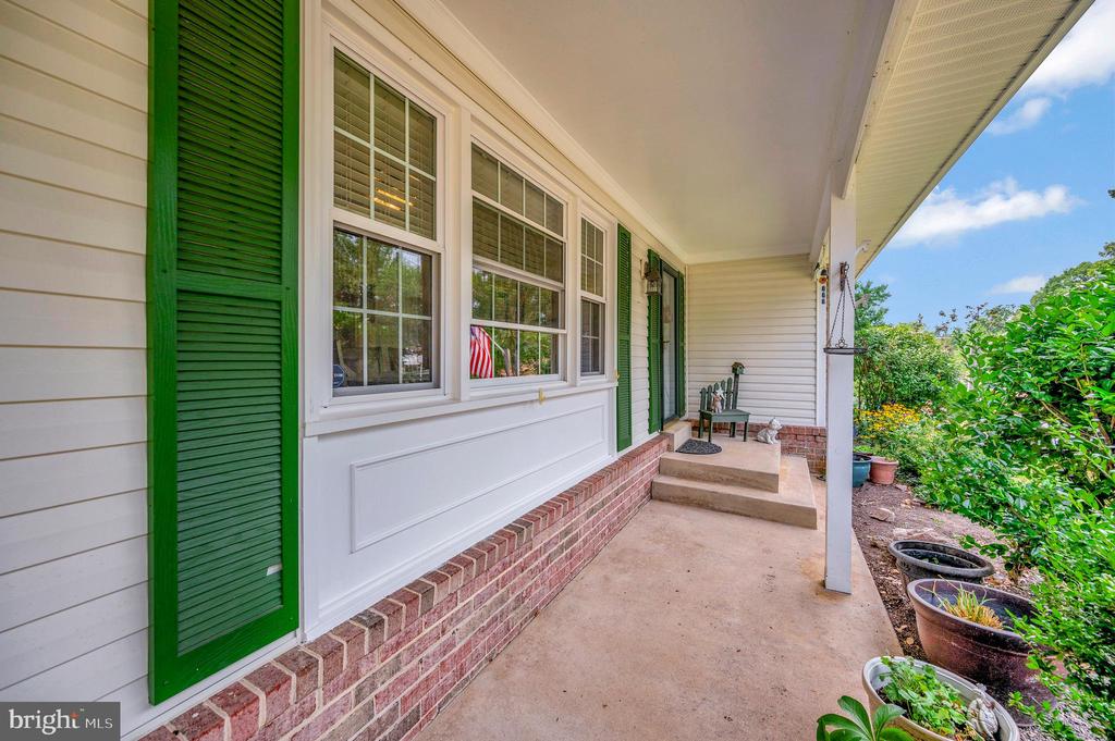 12217 OAKWOOD DRIVE
