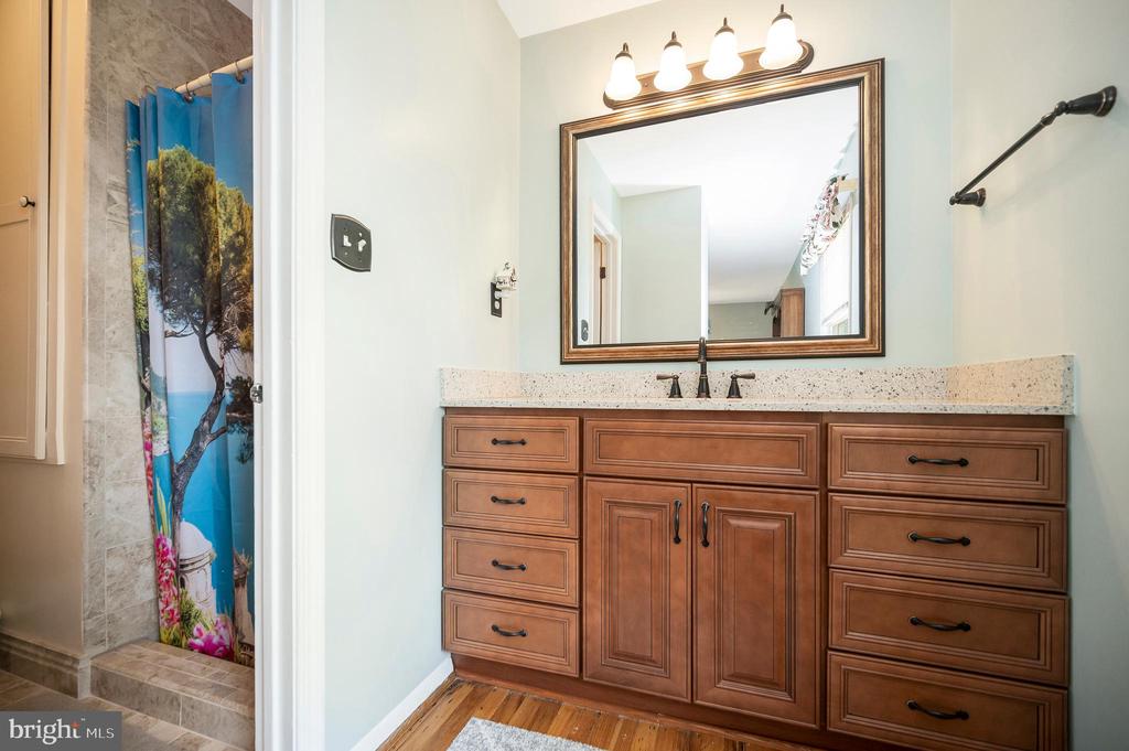 12217 OAKWOOD DRIVE