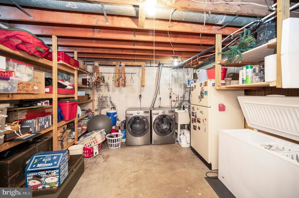 12217 OAKWOOD DRIVE