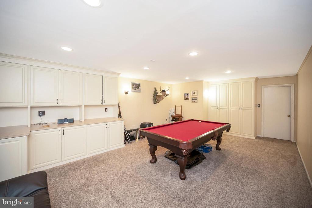 12217 OAKWOOD DRIVE
