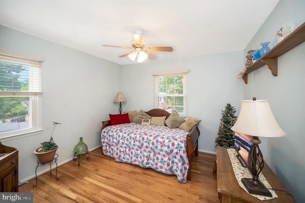 12217 OAKWOOD DRIVE