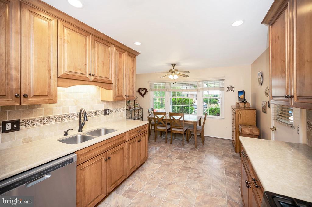 12217 OAKWOOD DRIVE