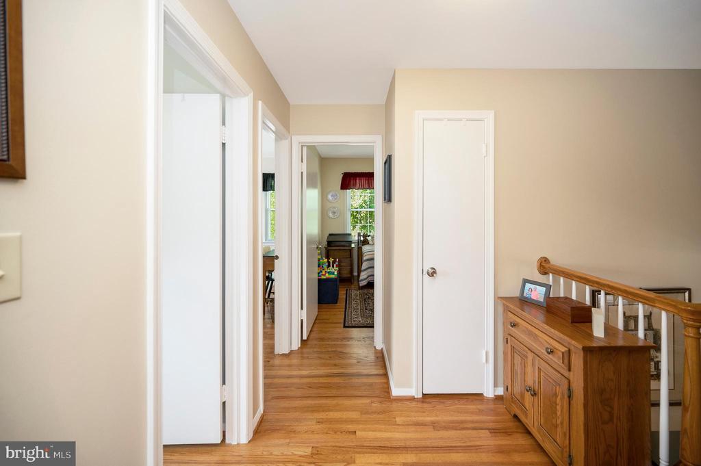 12219 OAKWOOD DRIVE