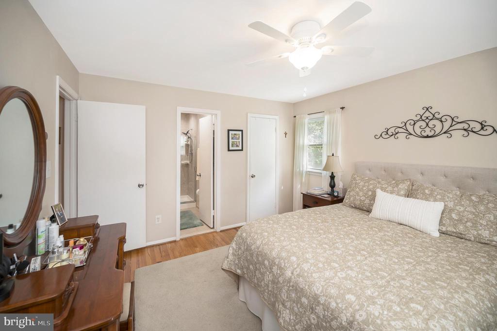 12219 OAKWOOD DRIVE