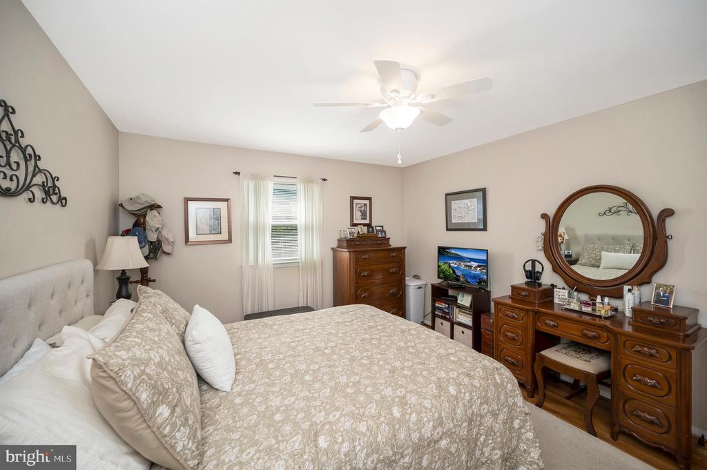 12219 OAKWOOD DRIVE