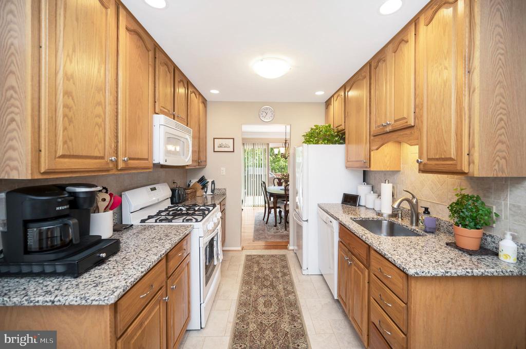 12219 OAKWOOD DRIVE