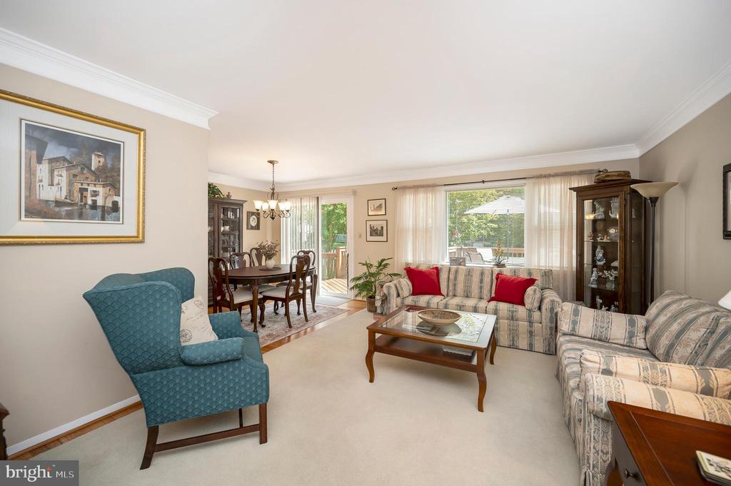 12219 OAKWOOD DRIVE