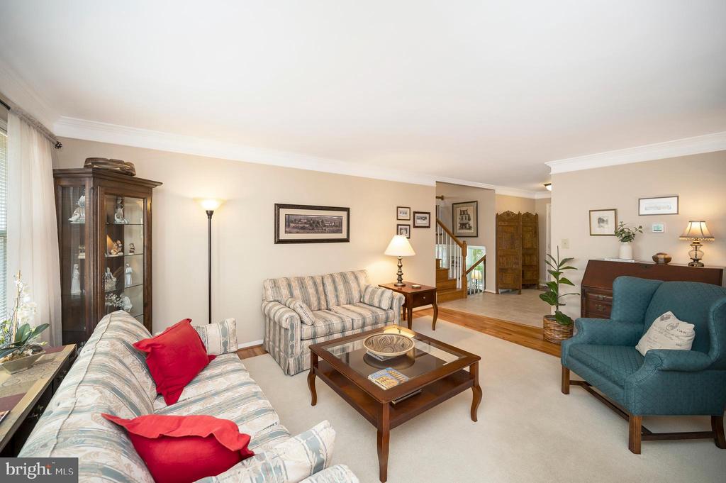 12219 OAKWOOD DRIVE