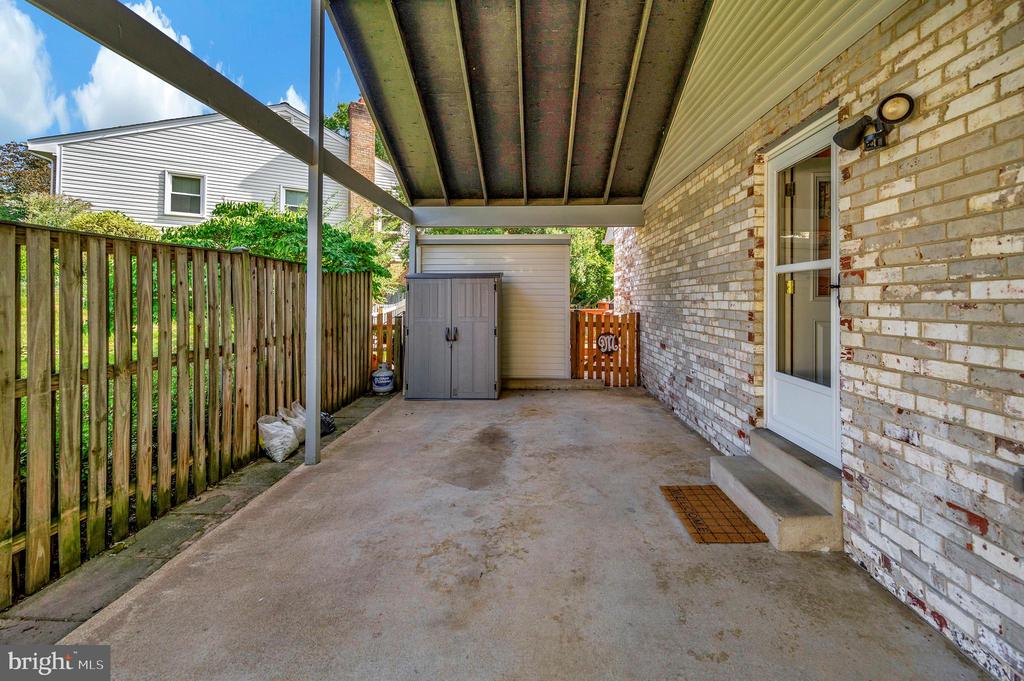 12219 OAKWOOD DRIVE