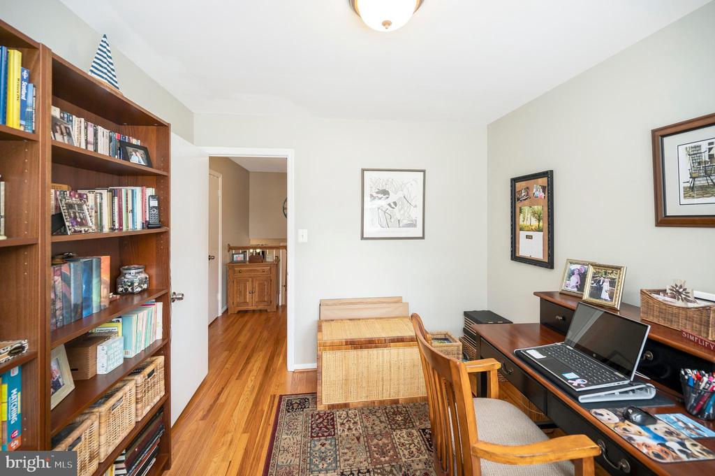 12219 OAKWOOD DRIVE
