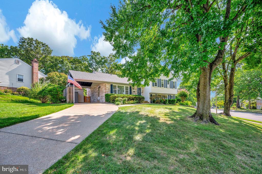 12219 OAKWOOD DRIVE
