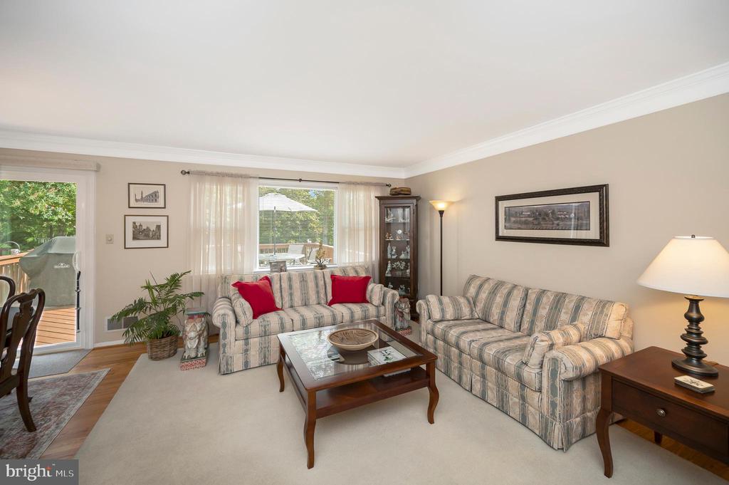 12219 OAKWOOD DRIVE