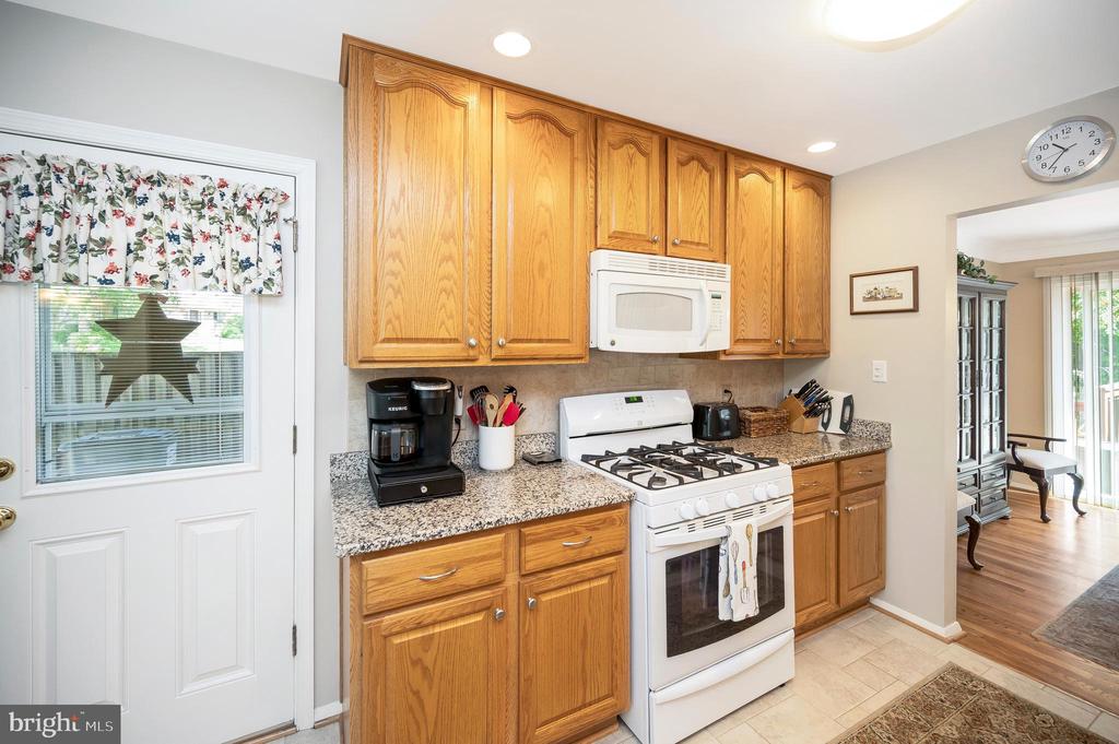 12219 OAKWOOD DRIVE