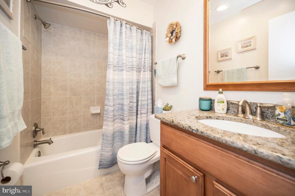 12219 OAKWOOD DRIVE