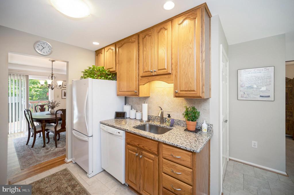 12219 OAKWOOD DRIVE