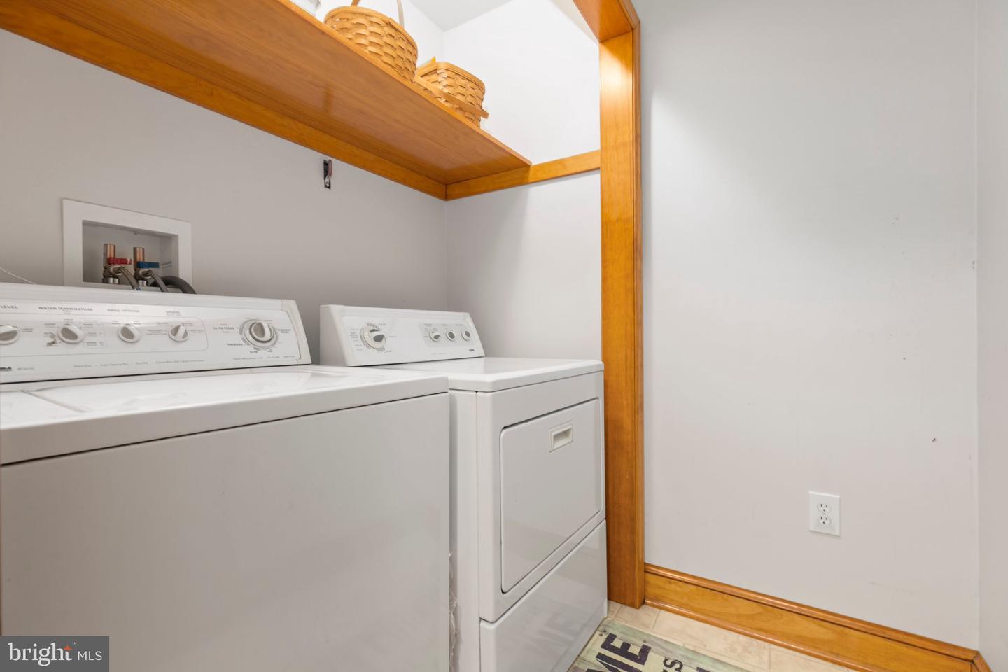 10800 Rollingwood Dr