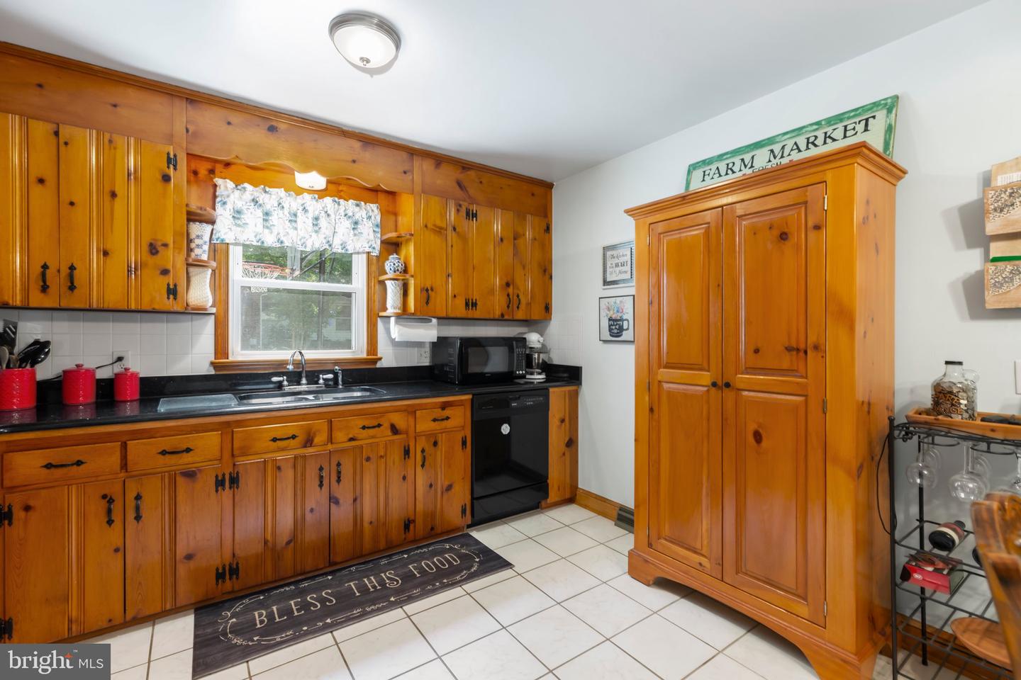 10800 Rollingwood Dr