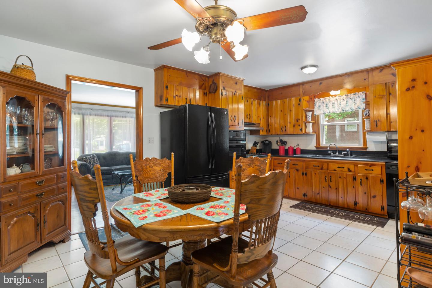 10800 Rollingwood Dr