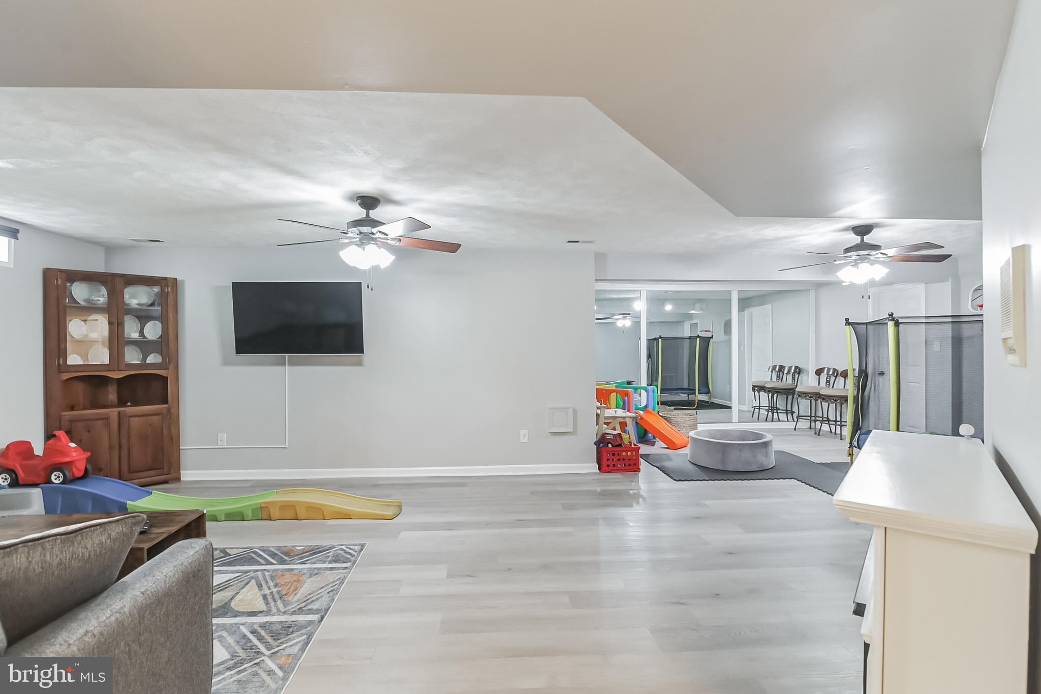 6107 New Pembrook Ln