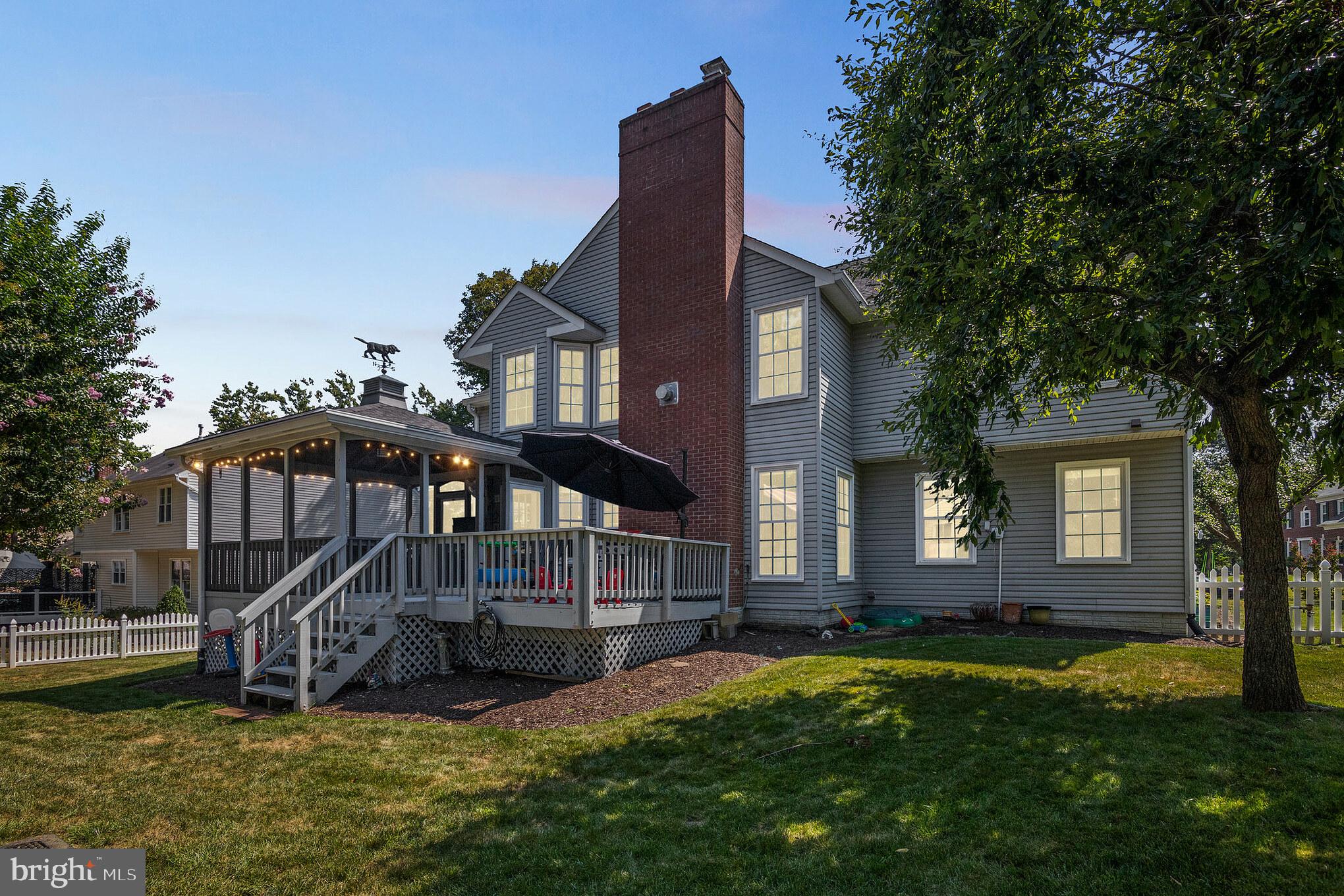 6107 New Pembrook Ln