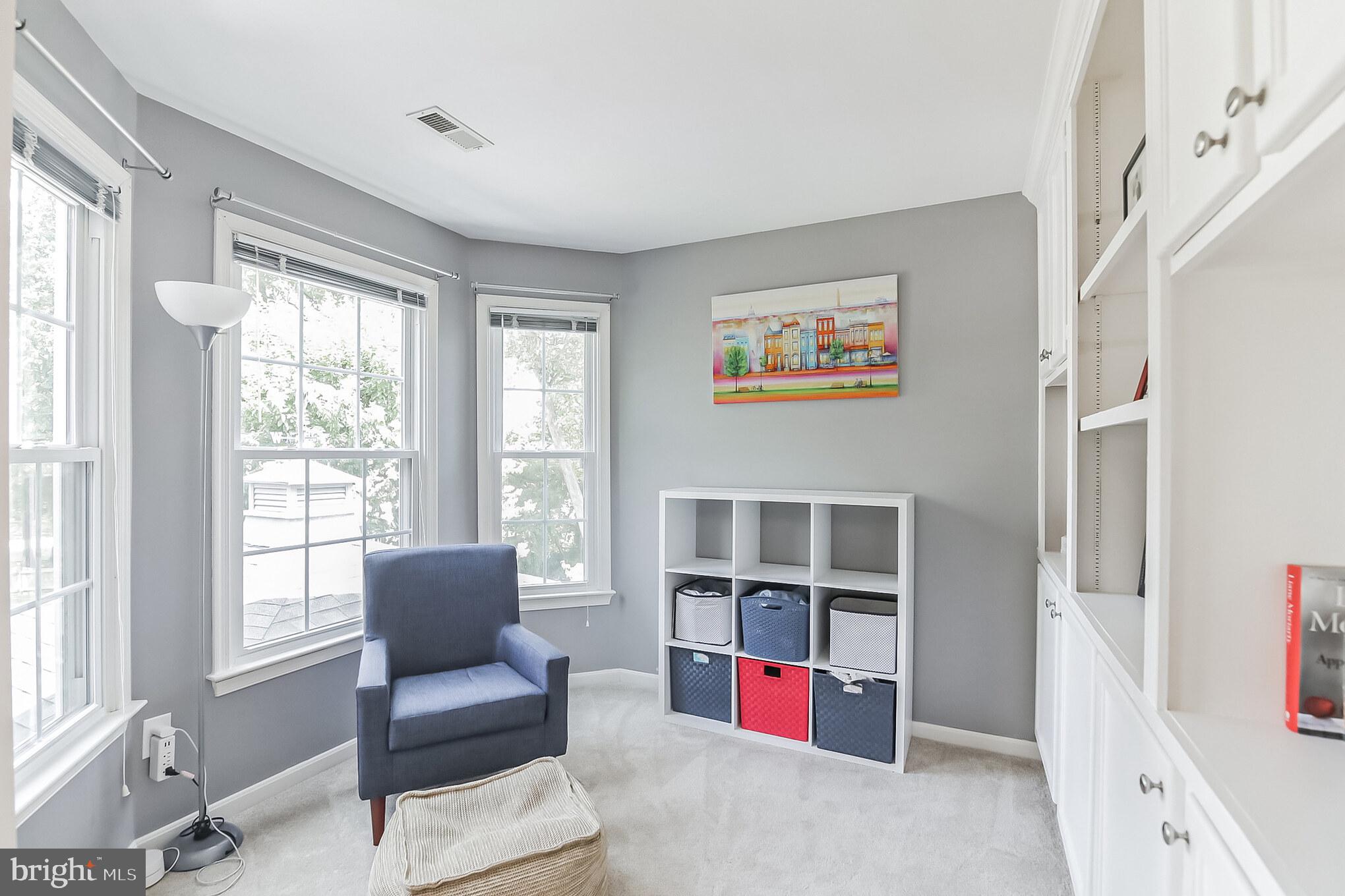 6107 New Pembrook Ln