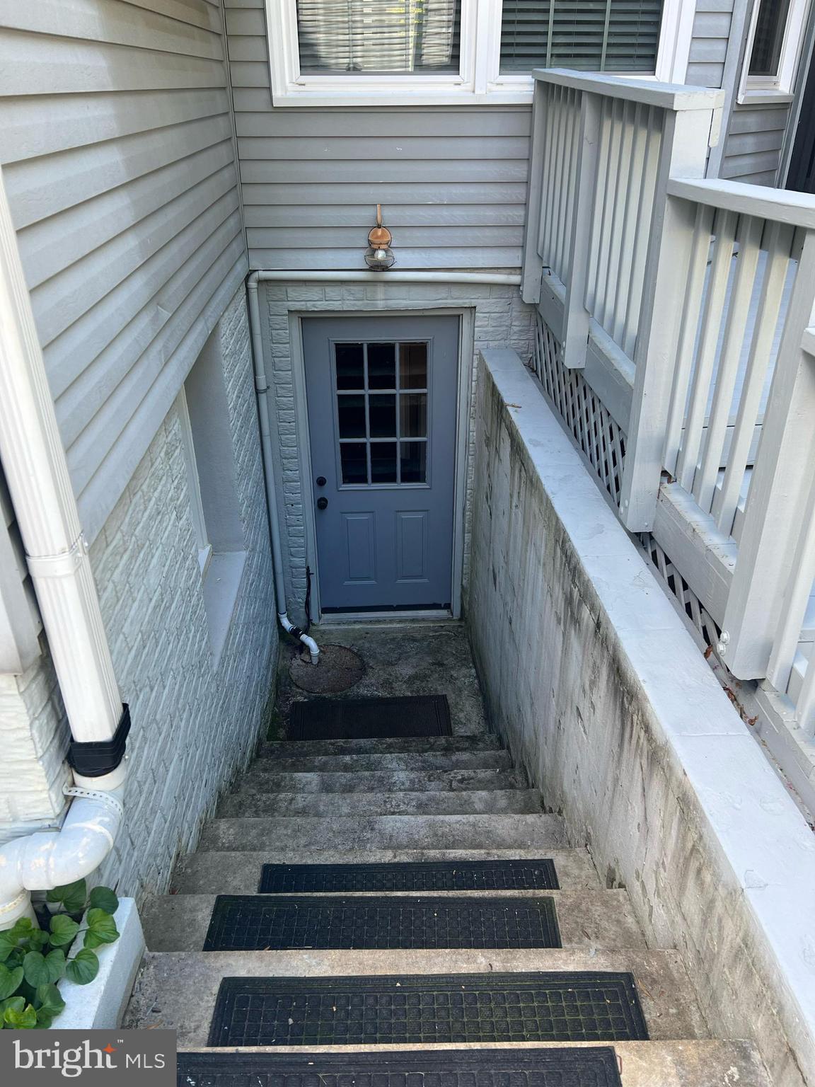 6107 New Pembrook Ln