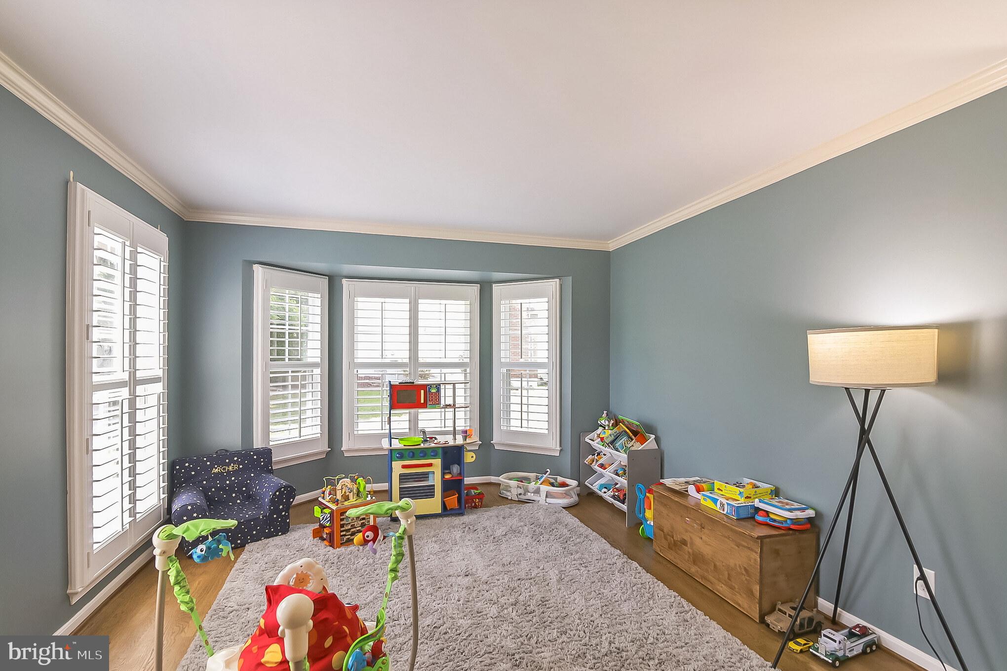 6107 New Pembrook Ln