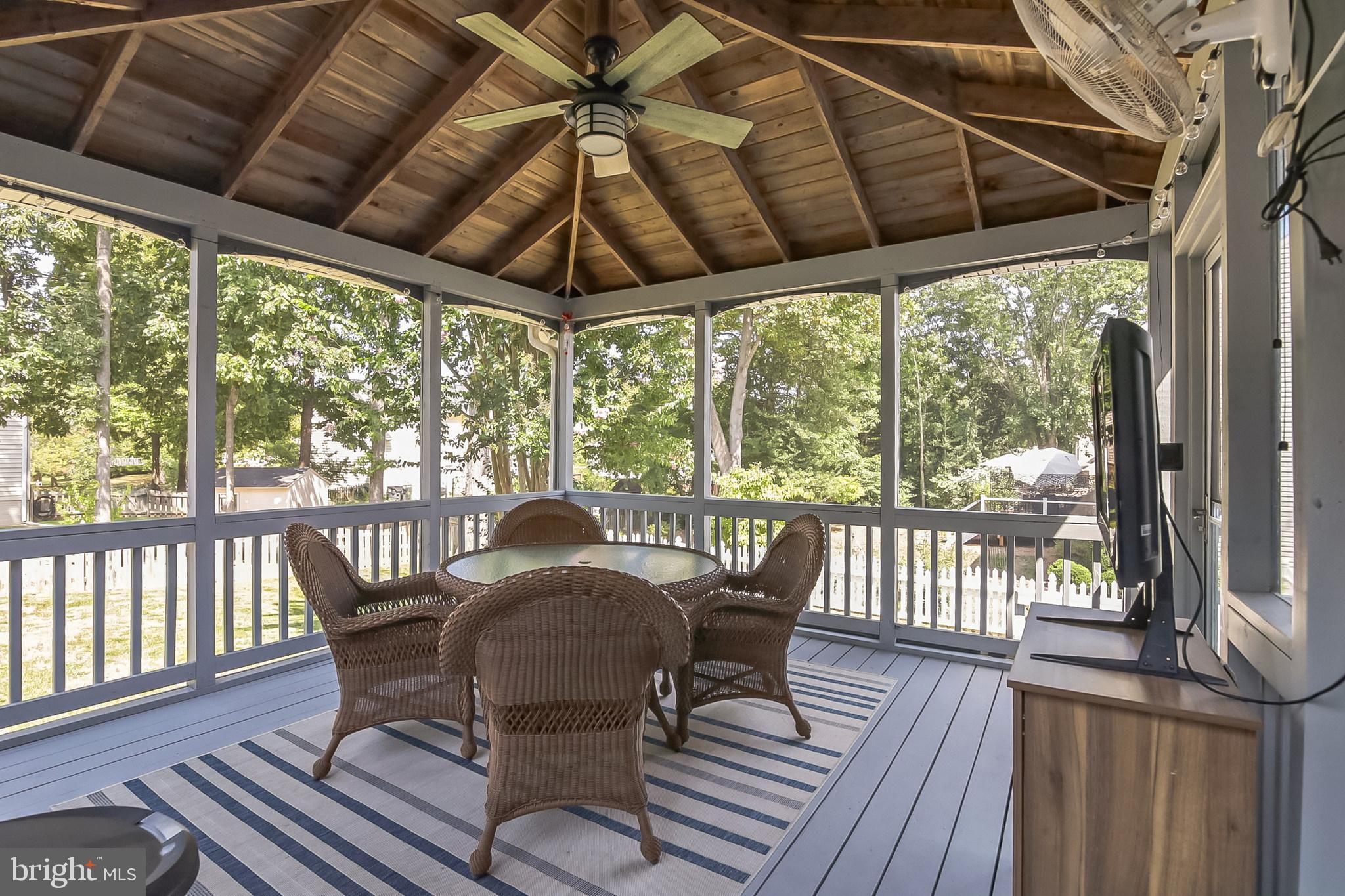 6107 New Pembrook Ln