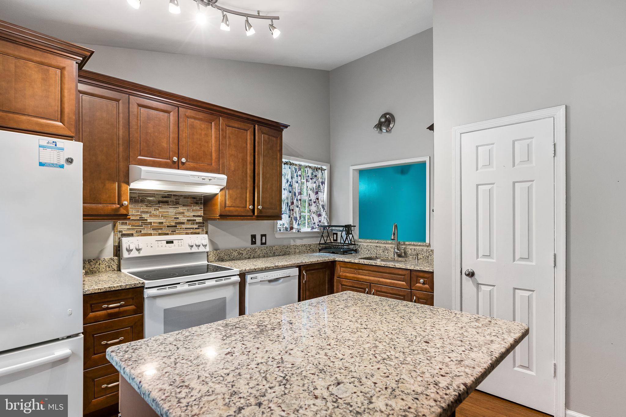 10000 KNOTTY PINE COURT