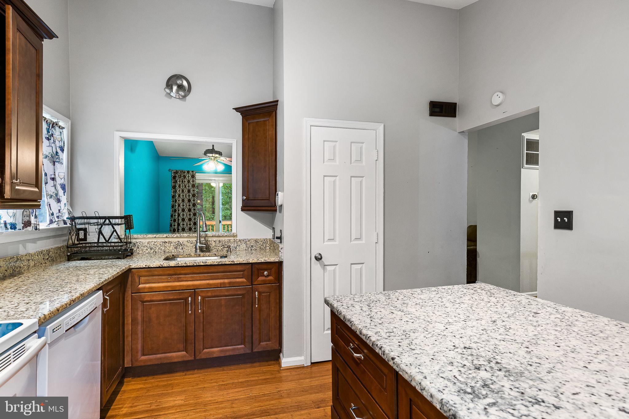 10000 KNOTTY PINE COURT