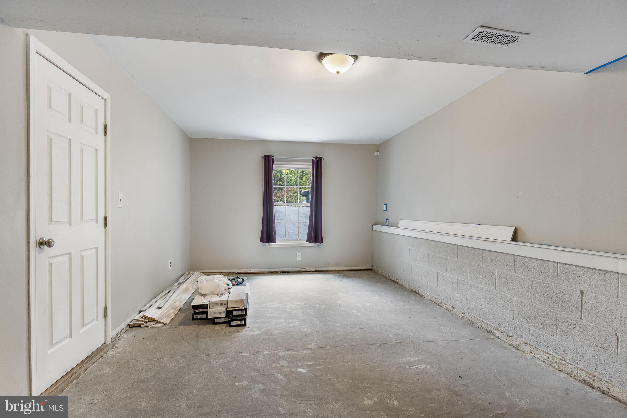 10000 KNOTTY PINE COURT