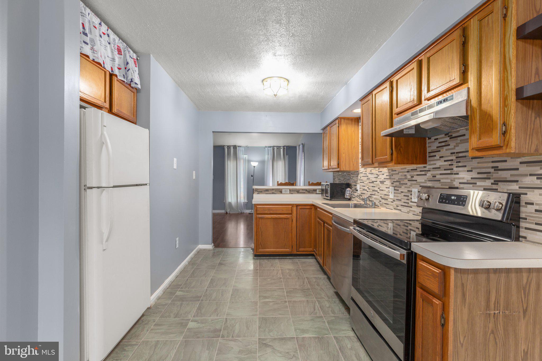 11000 STOCKADE DRIVE