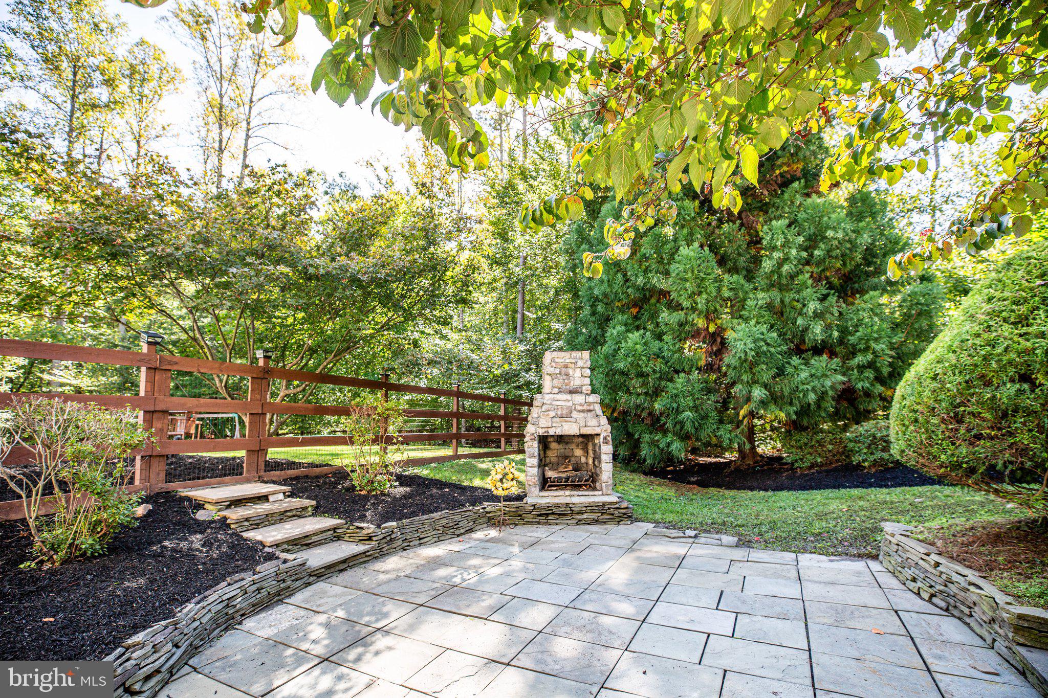 10705 WHISPERING WAY