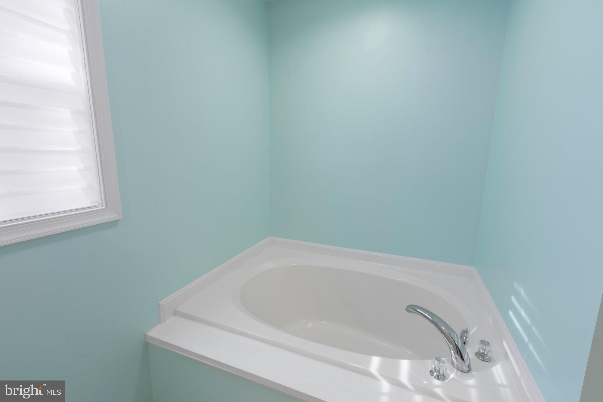 10705 WHISPERING WAY