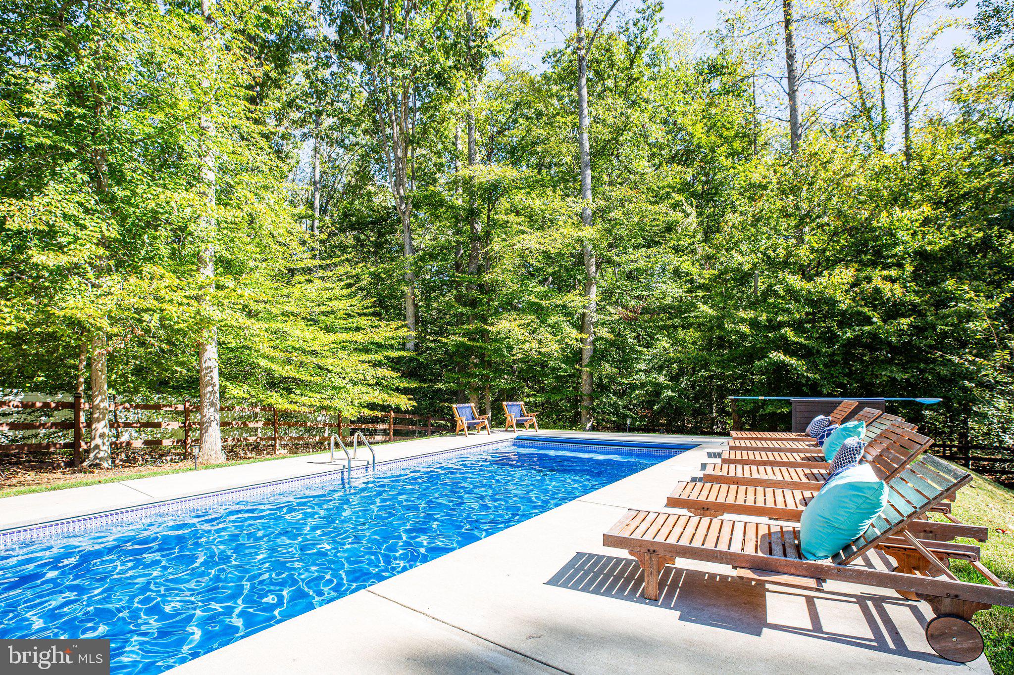 10705 WHISPERING WAY