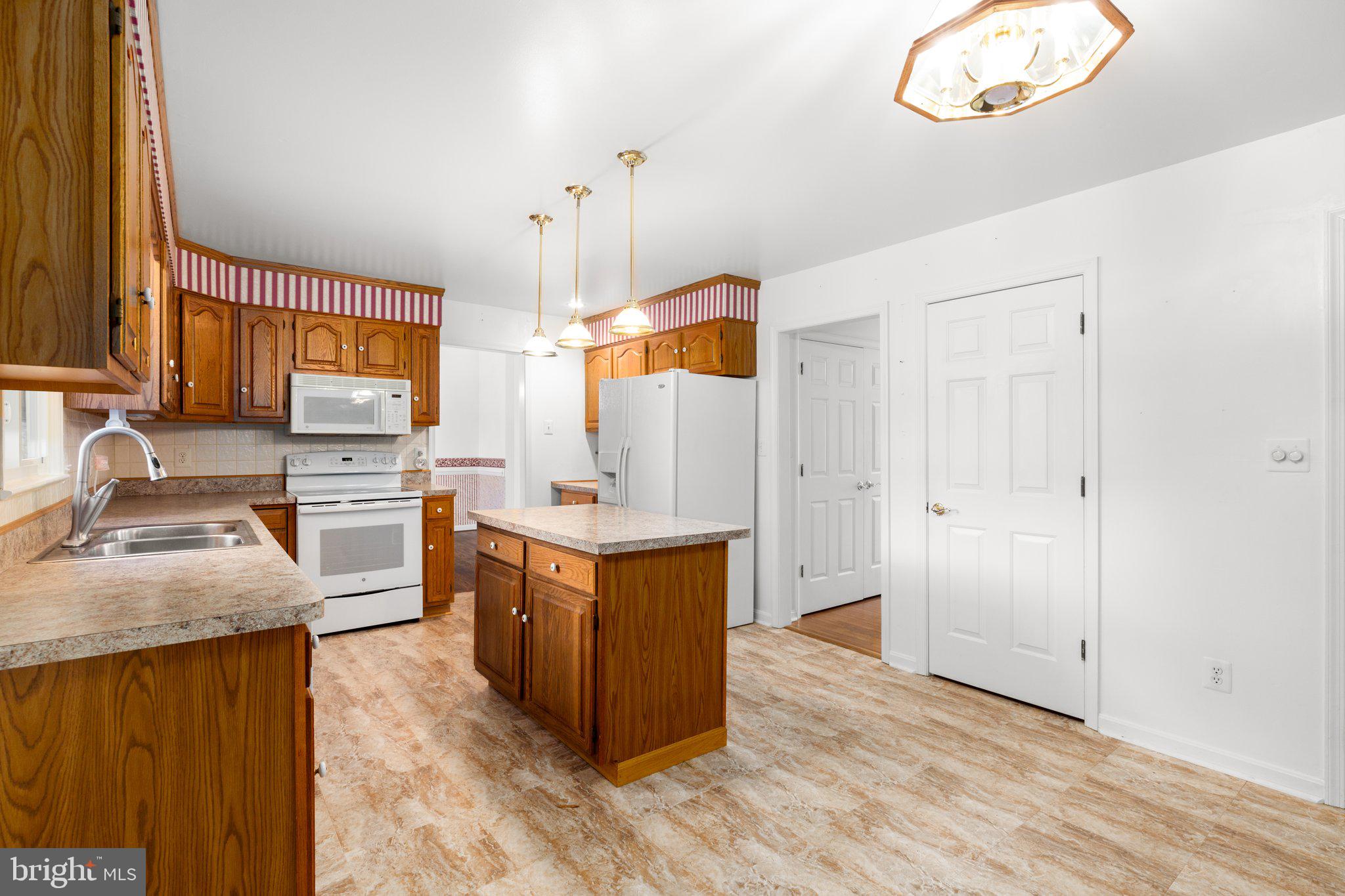 7220 LORD BARTON DRIVE