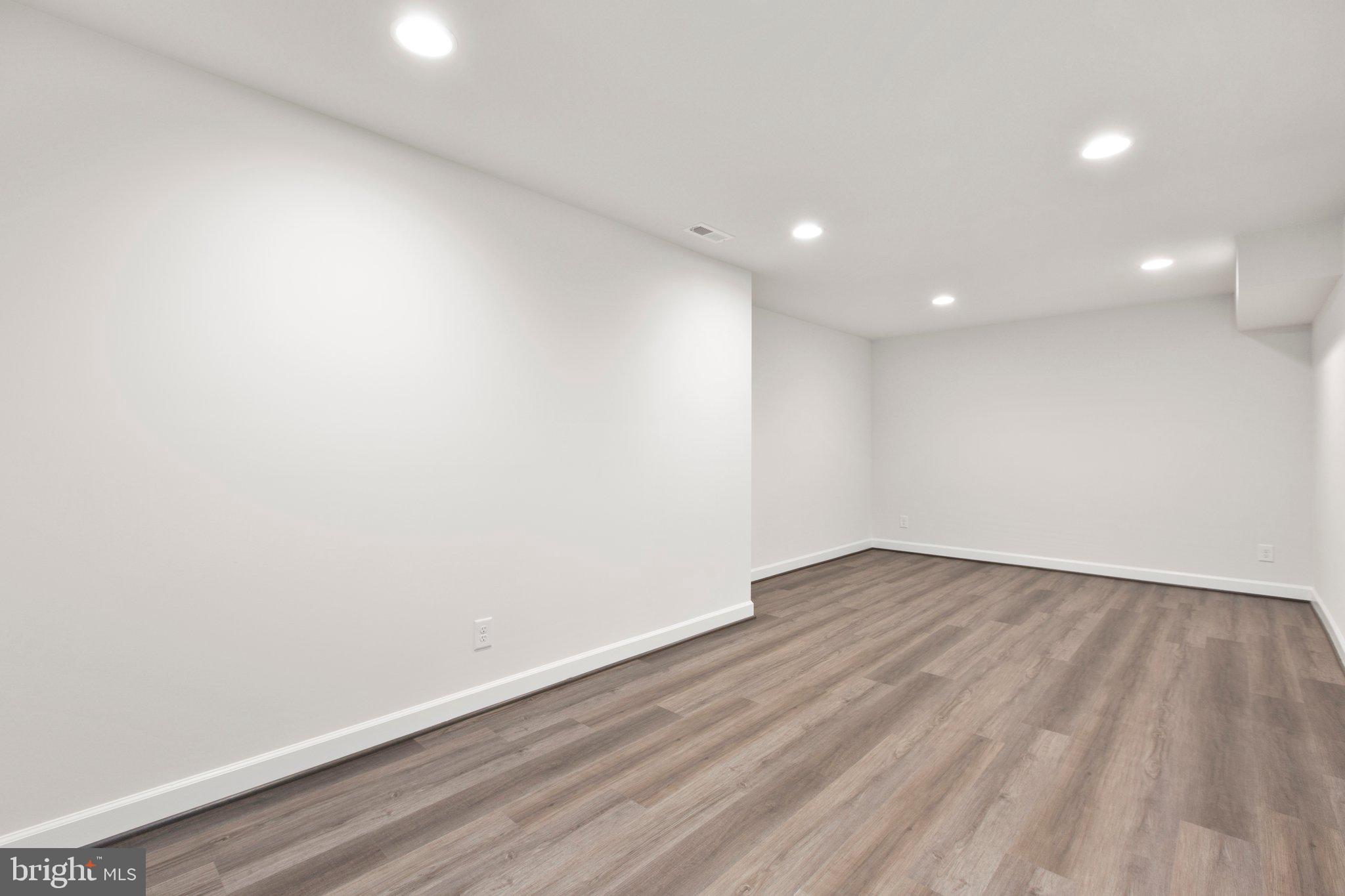 10214 EDINBURGH DRIVE