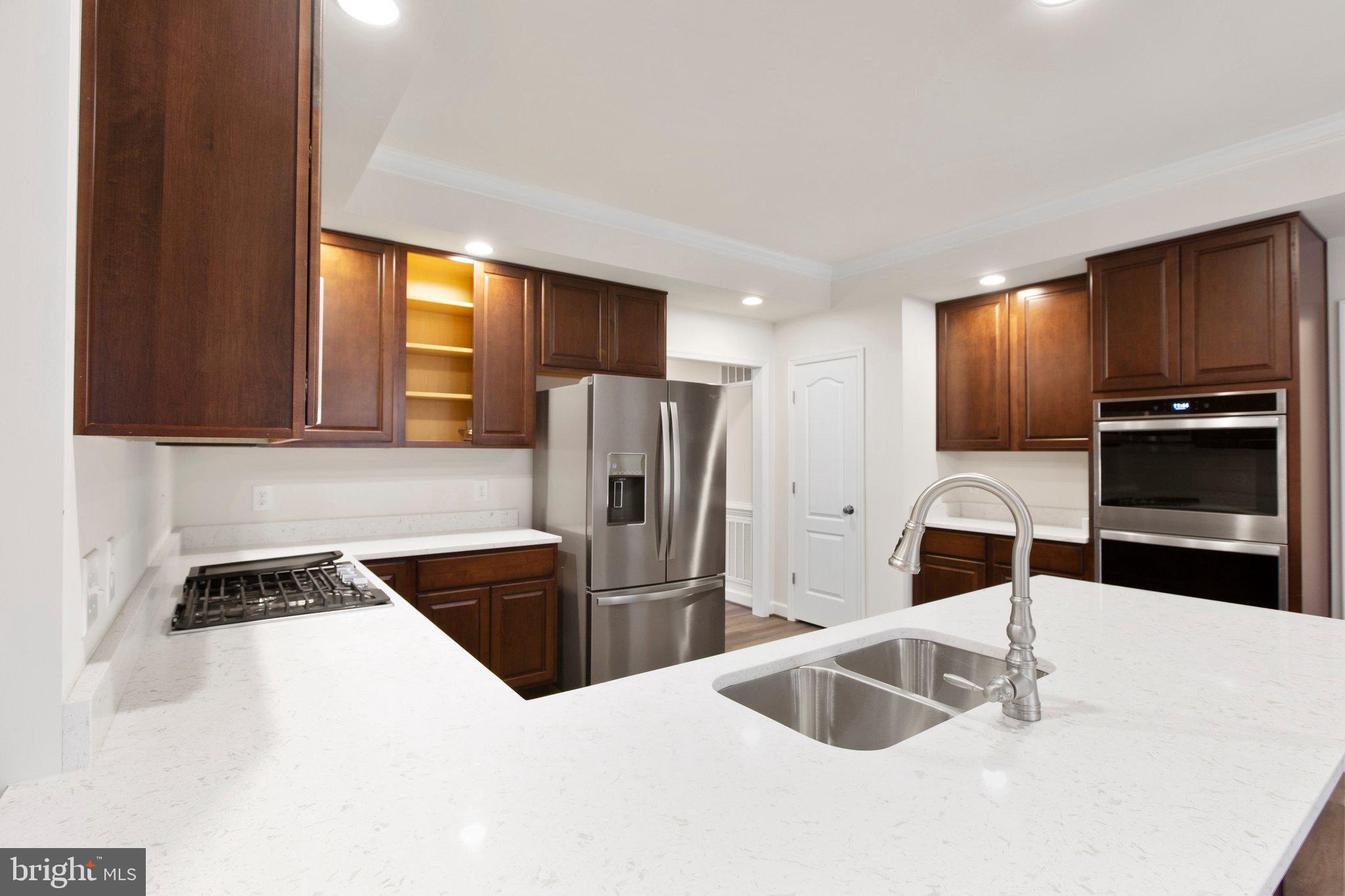 10214 EDINBURGH DRIVE