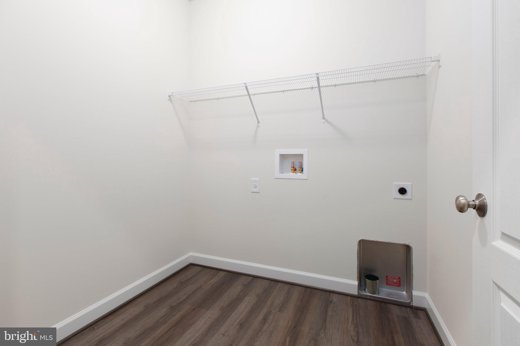 10214 EDINBURGH DRIVE