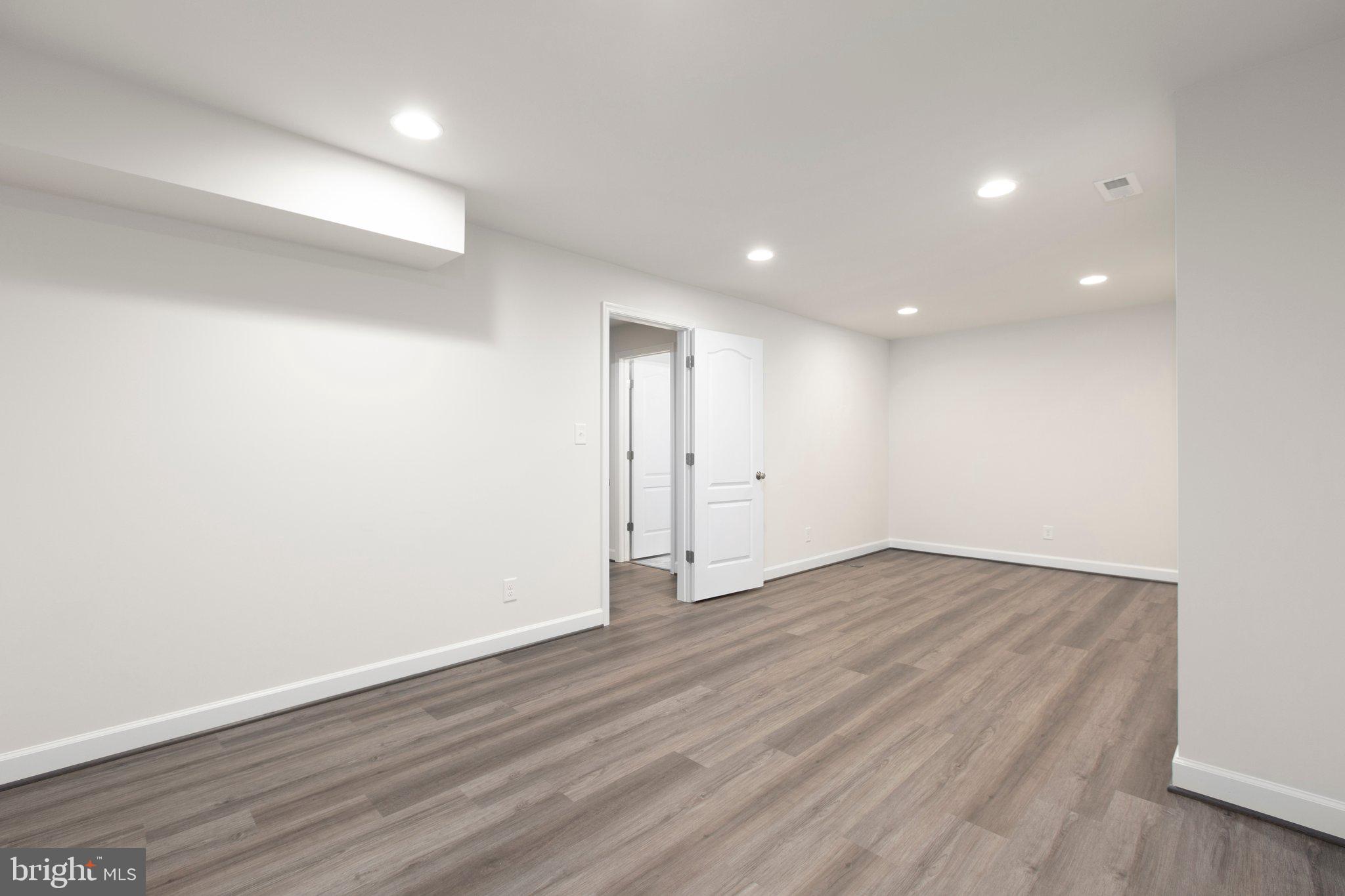 10214 EDINBURGH DRIVE