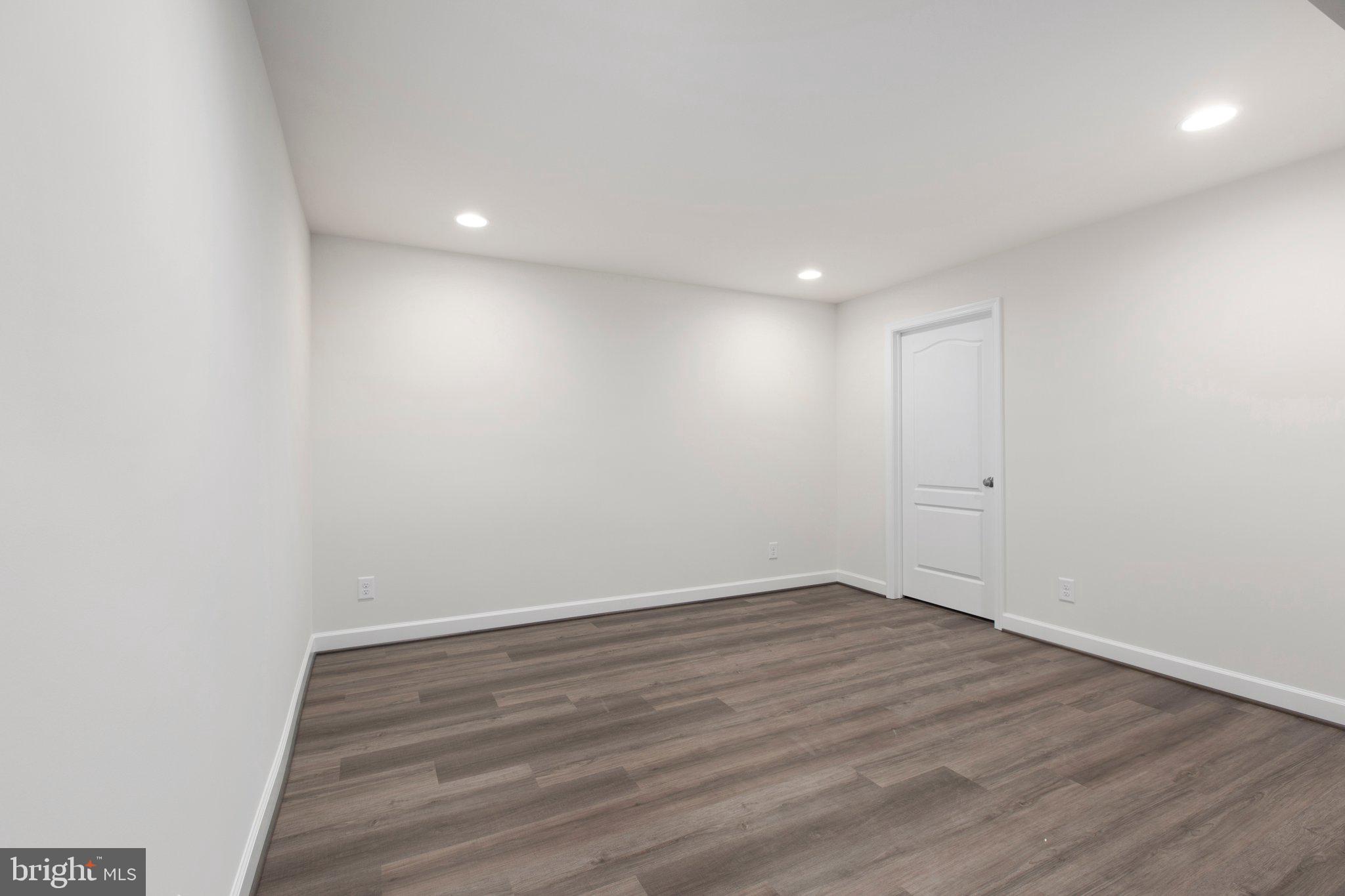 10214 EDINBURGH DRIVE